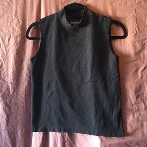Sleeveless tee